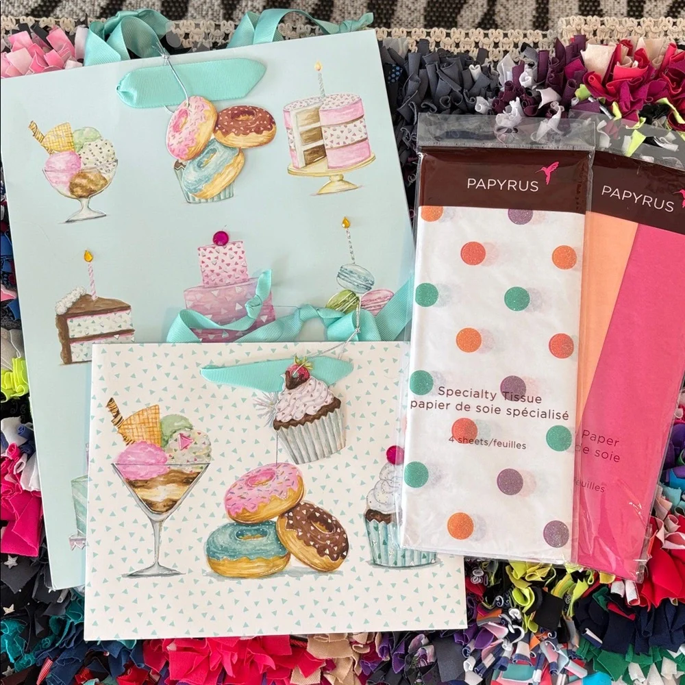 🆕Papyrus 2 Gift Bags And 2 Packages Of Tissue Paper